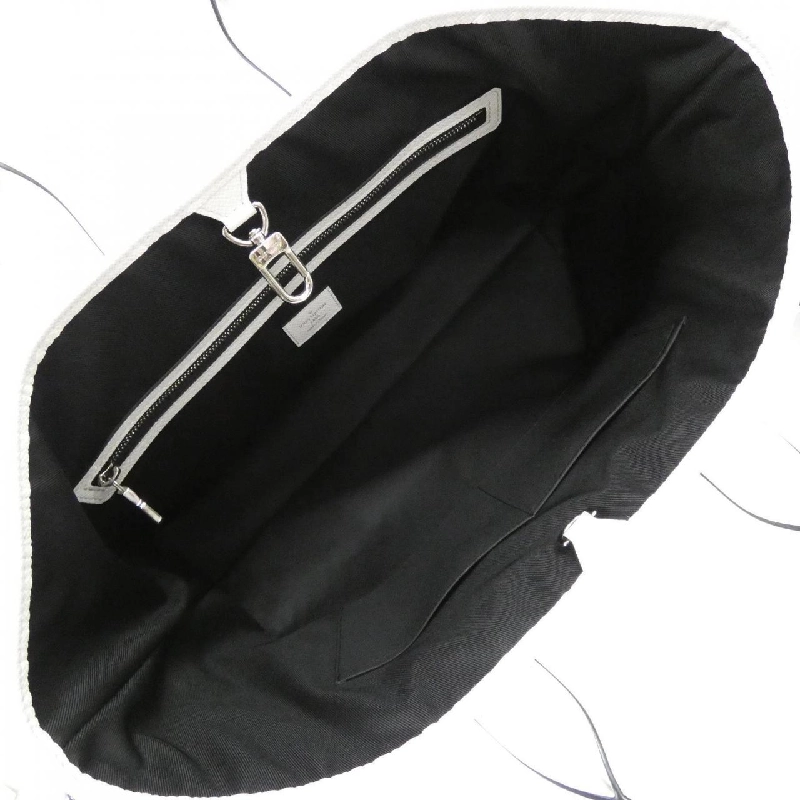 Túi xách cuối tuần Taiga Llama M30919 của Louis Vuitton 610787