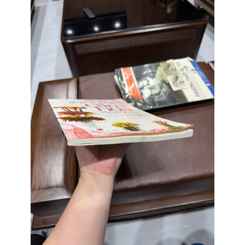 Nghệ Thuật Cắm Hoa Văn Phòng – Thiên Kim | Sách Hướng Dẫn Cắm Hoa - K3 1013460
