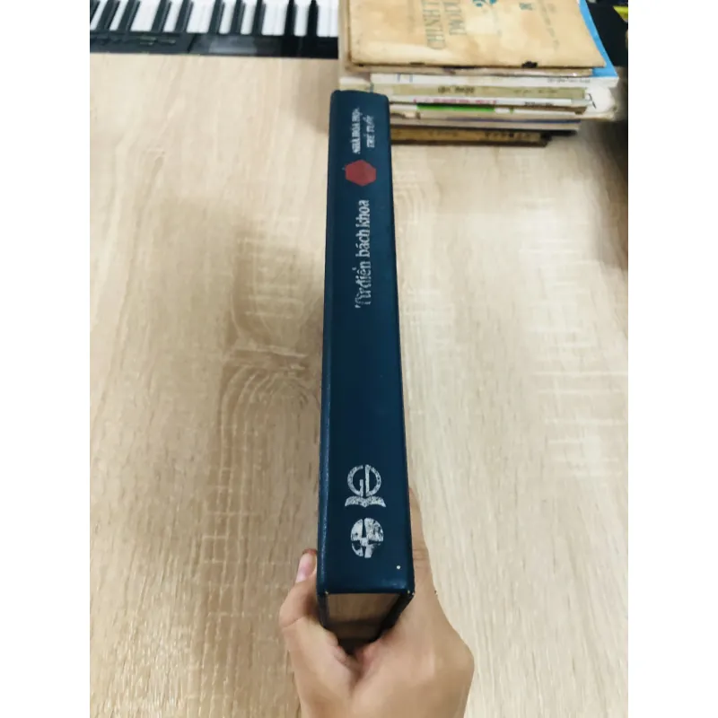 TỪ ĐIỂN BÁCH KHOA NHÀ HOÁ HỌC TRẺ TUỔI 1019079