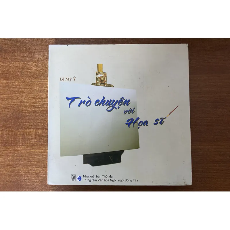 Trò chuyện với họa sĩ- của tác giả Lê Mỹ Ý.  1023856