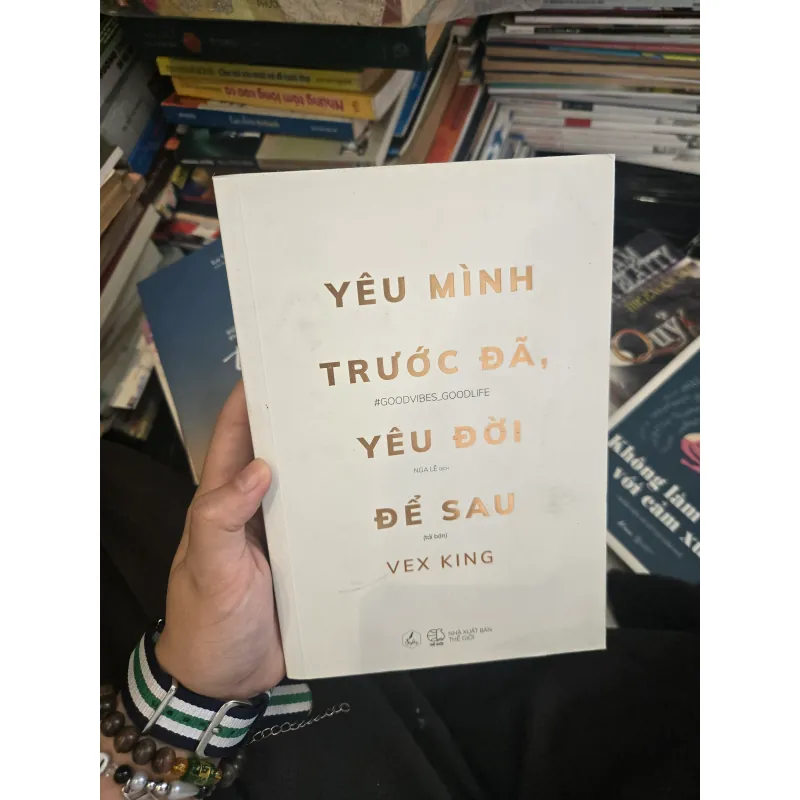 Yêu mình trước, yêu đời để sau  972206