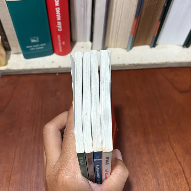 II Sách Kỹ Năng: Để Người Khác Làm Theo Ý Bạn, Kỹ Năng Viết Bài, Thủ Thuật Làm Tin - 2006 722779