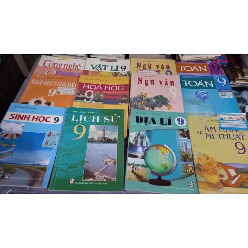 bộ sách giáo khoa lớp 9 - bản cũ 795481