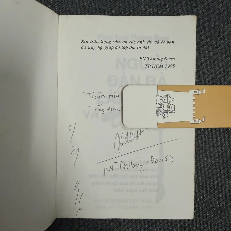 Người đàn bà làm thơ và trăng (Tác giả ký tặng) - Phan Ngọc Thường Đoan 876875