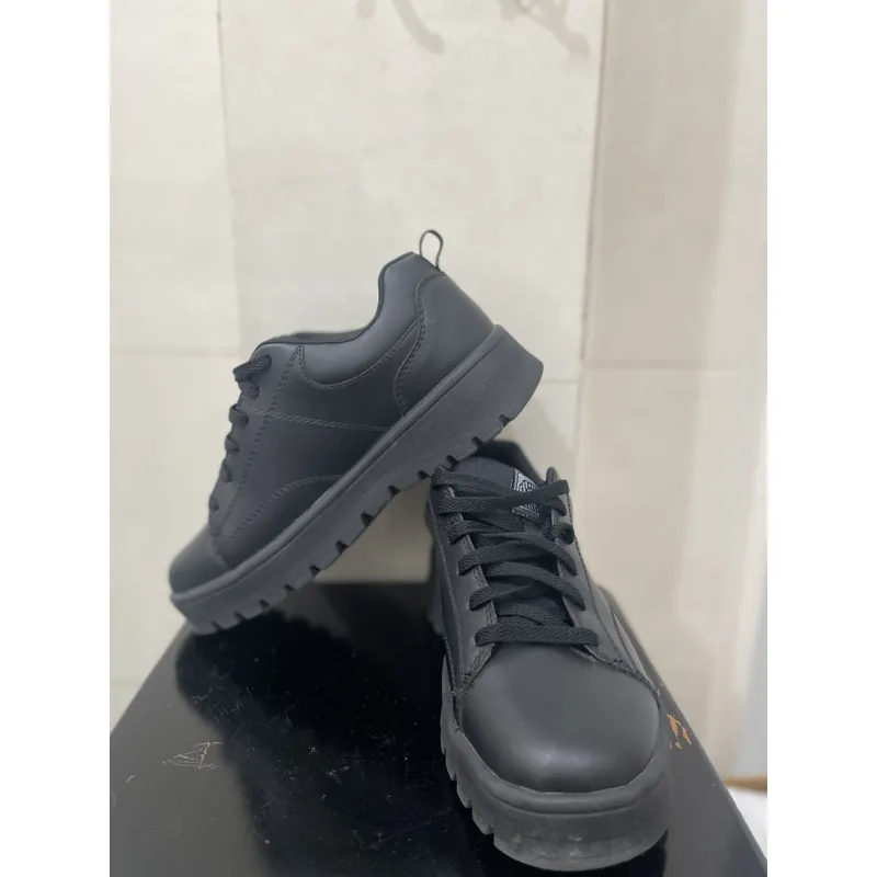 Giày Skechers màu đen - còn mới 698695