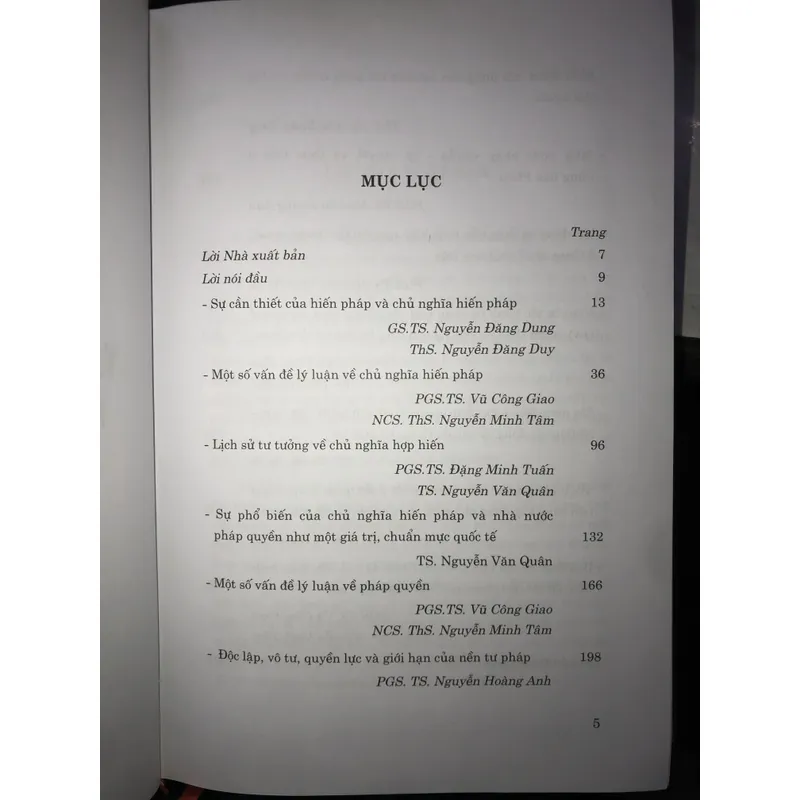 Pháp quyền và Chủ nghĩa Hiến pháp - Một số vấn đề lý luận và thực tiễn 704977