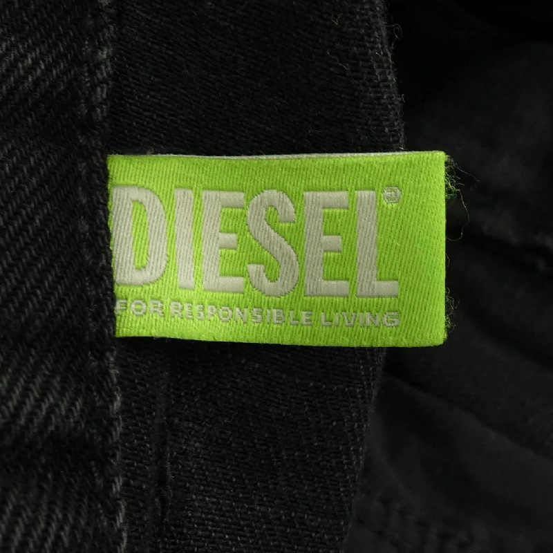 Quần jeans DIESEL - Hàng hiệu Authentic 818409