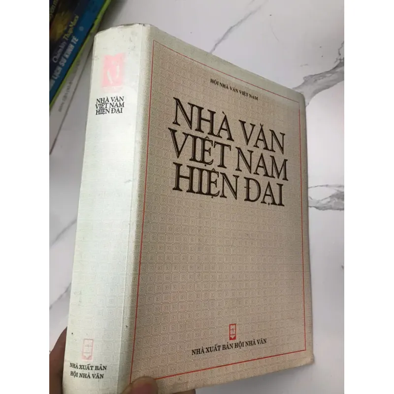 Nhà Văn Việt Nam Hiện Đại - Hội Nhà Văn Việt Nam - Sách tra cứu / Danh bạ 658936