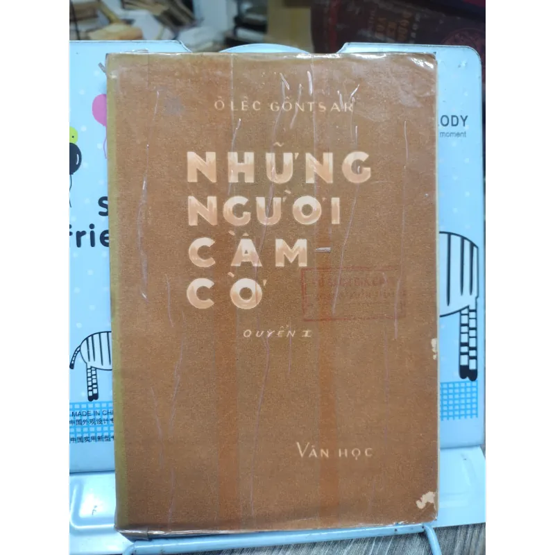 Sách: Những người cầm cờ - TG: Olec Gontsat (A3) 750298