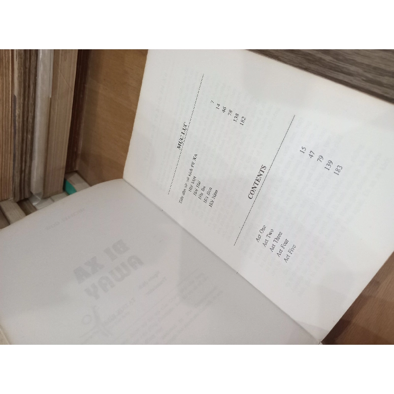 Đi xa away - Michael Gow 1025987