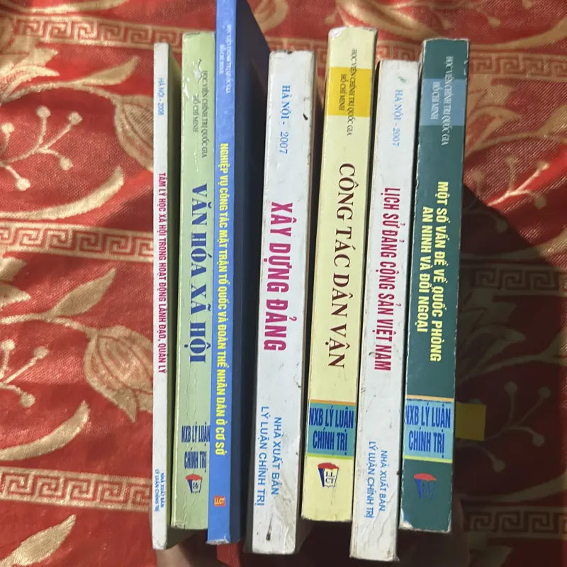 giáo trình trung cấp lý luận chính trị  763097