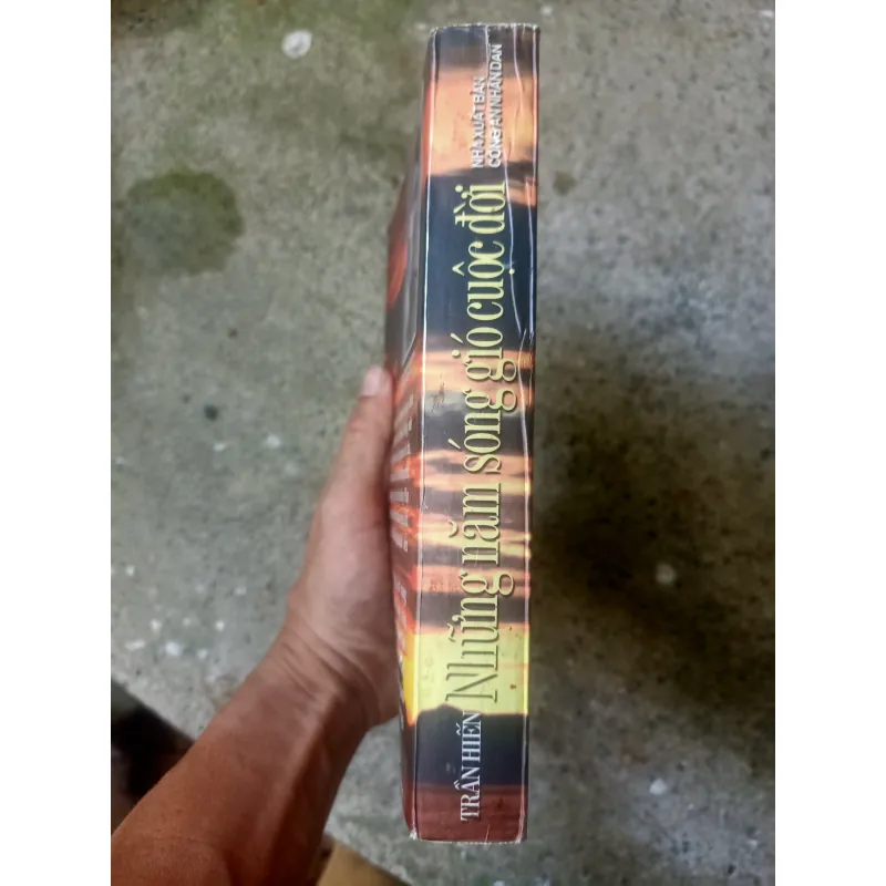 Những năm sóng gió cuộc đời 1030443