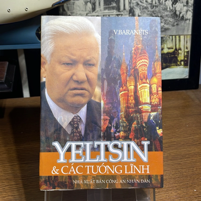 Yeltsin & các tướng lĩnh V. Baranets 502568