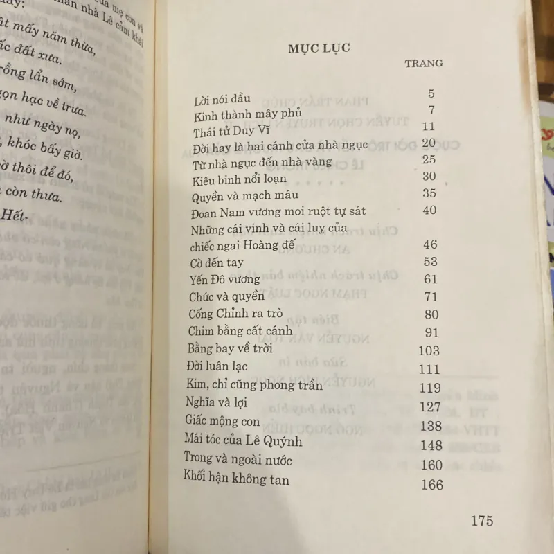 CUỘC ĐỜI TRÔI NỔI VÀ ĐAU THƯƠNG CỦA VUA LÊ CHIÊU THỐNG (XB 2001) 995733