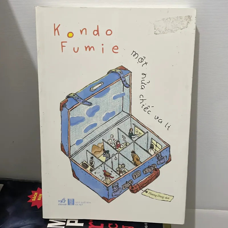 Một nửa chiếc vali 926538