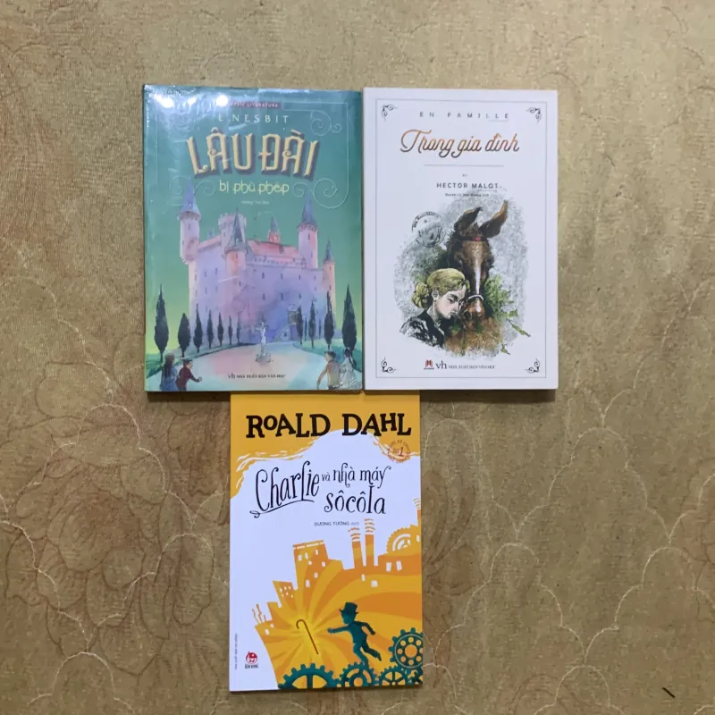 COMBO LÂU ĐÀI BỊ PHÙ PHÉP, TRONG GIA ĐÌNH, CHARLIE VÀ NHÀ MÁY SOCOLA 752149