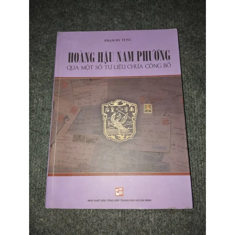 HOÀNG HẬU NAM PHƯƠNG QUA MỘT SỐ TƯ LIỆU CHƯA CÔNG BỐ 991106