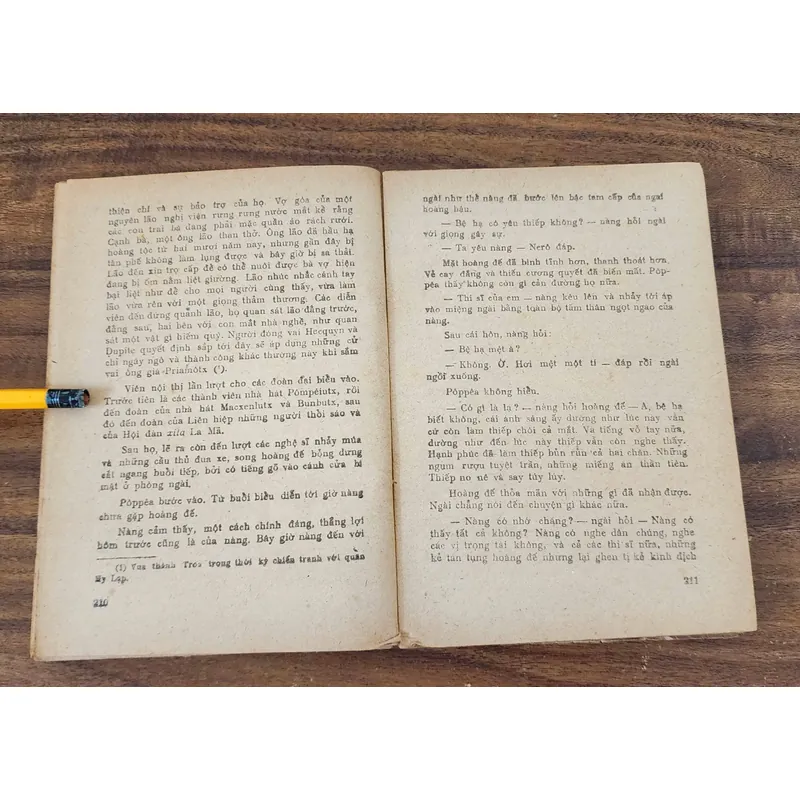 Tiểu thuyết lịch sử Hungary: NERÔ NHÀ THƠ BẠO CHÚA (1985) 723302