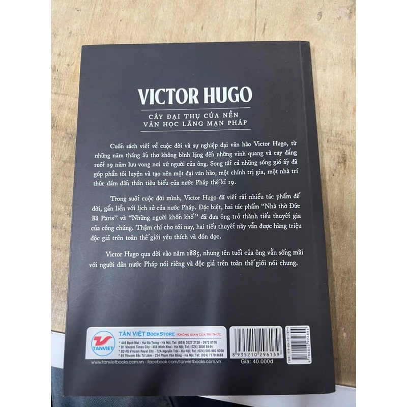 Victor Hugo - cây đại thụ của nền văn học lãng mạn Pháp .23 338296