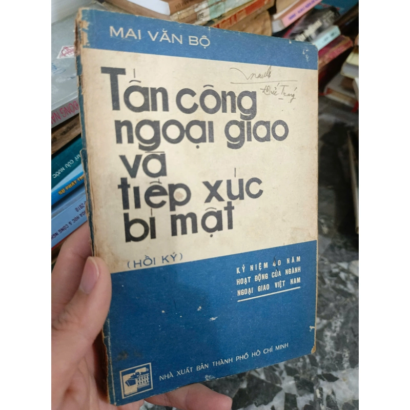 Tấn công ngoại giao và tiếp xúc bí mật 443047