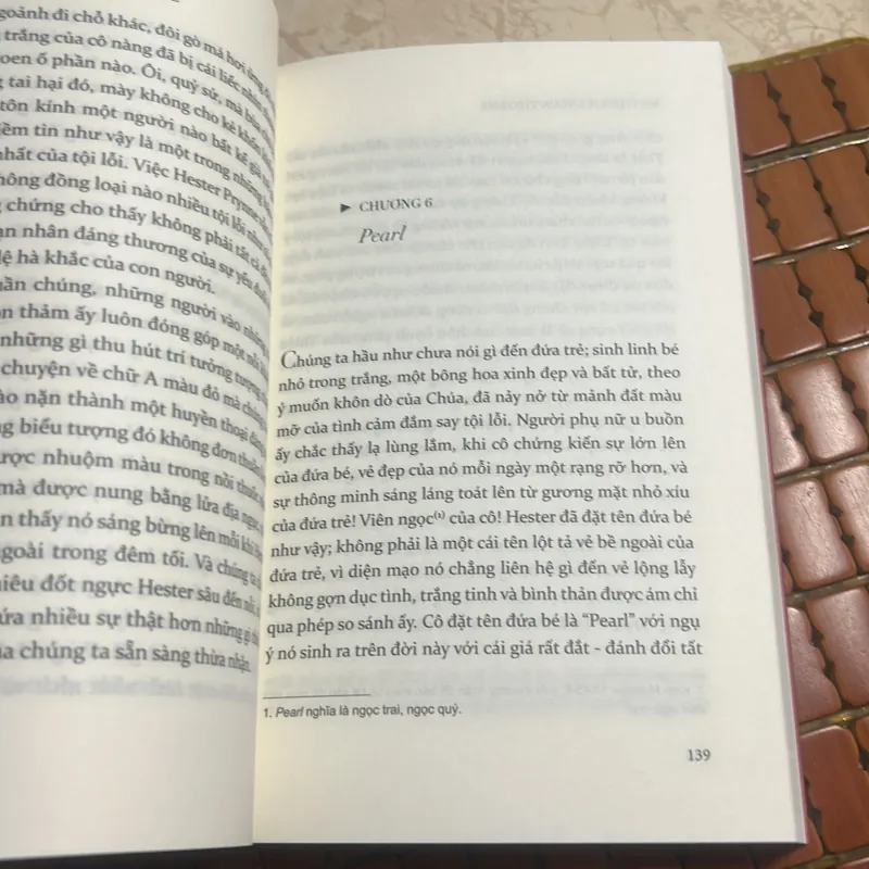 Chữ A màu đỏ - Nathaniel Hawthorne (như mới) 996430