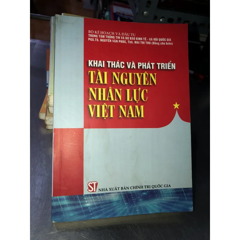 Khai thác và phát triển tài nguyên nhân lực Việt Nam 756088