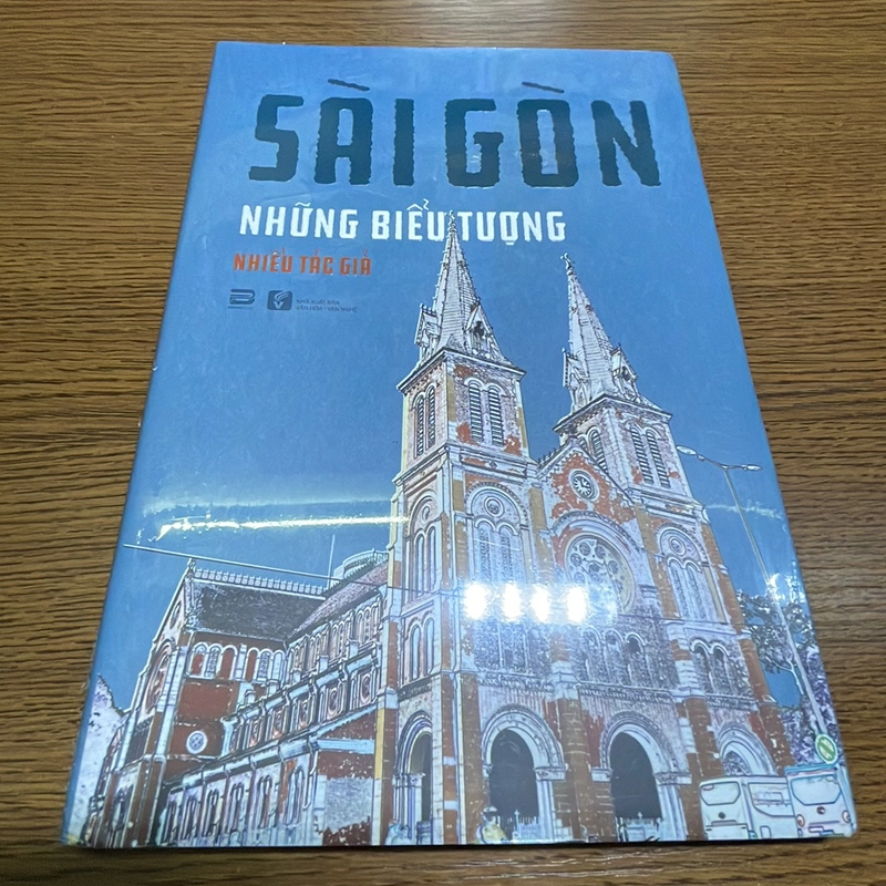 Sài Gòn những biểu tượng Nhiều tác giả 386300