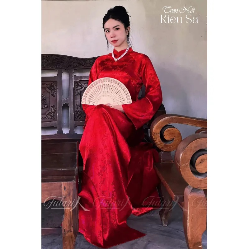 Váy cô dâu cổ cao dài tay chất liệu lụa màu trắng kem 737788