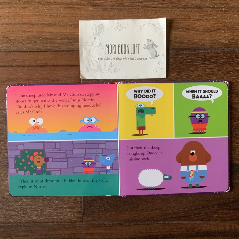 Sách ngoại văn Hey Duggee: Duggee’s Halloween, Used, Board Book 542233
