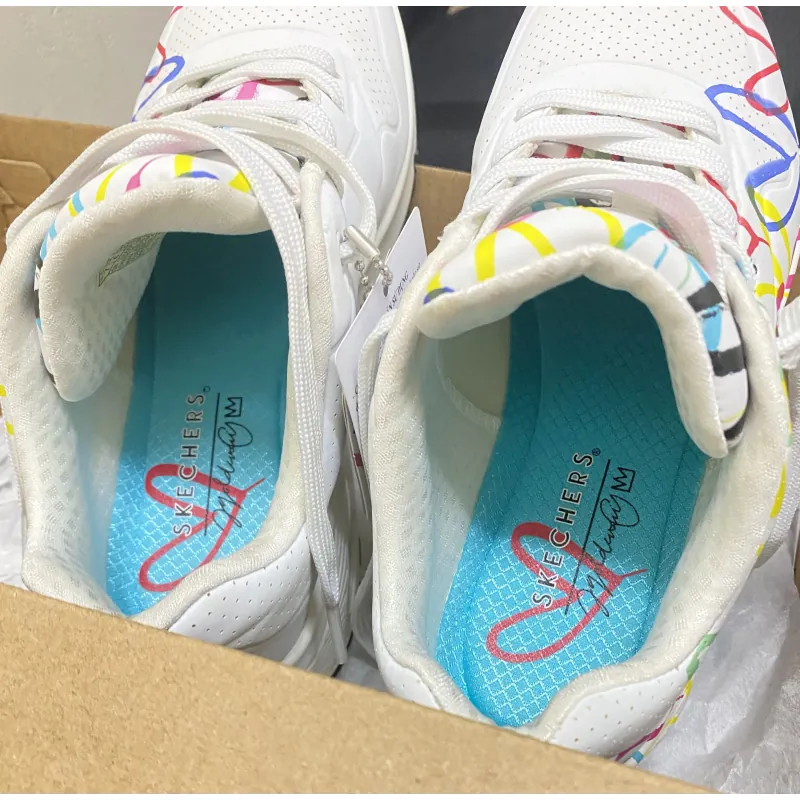 Giày thể thao Skeckers (size 7 US) chính hãng  800357