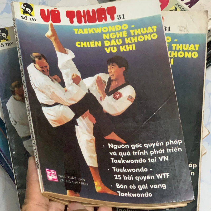 SỔ TAY VÕ THUẬT- TAEKWONDO- NGHỆ THUẬT CHIẾN ĐẤU KHÔNG VŨ KHÍ 544397