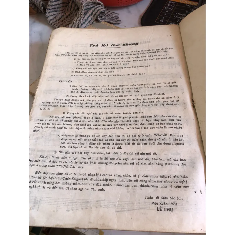 Tự học độc tấu tây ban cầm - Lê Thu 1002437