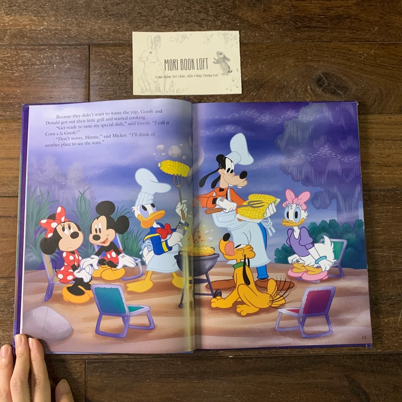Sách ngoại văn Sweet Dreams, Mickey, Used, Bìa cứng đục lỗ, chất lượng như hình 492671