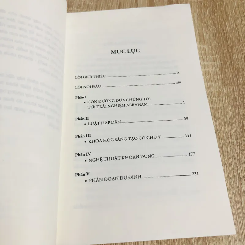 LUẬT HẤP DẪN  1004113