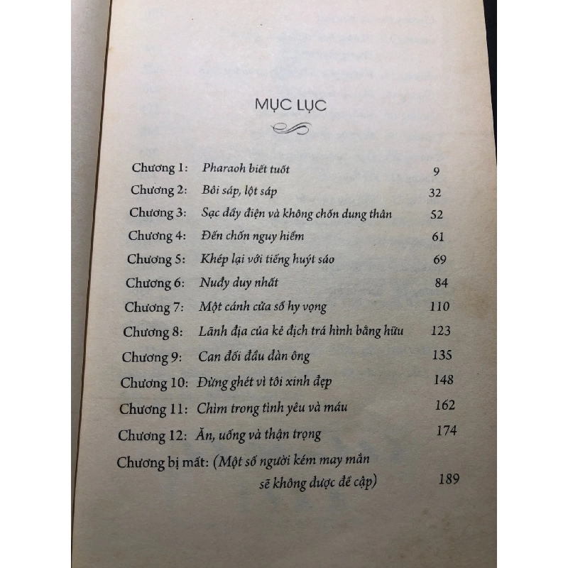 Ngôi trường quái vật Ma cà rồng nhà bên 2013 mới 75% ố vàng Lisi Harrison HPB2606 VĂN HỌC 916139