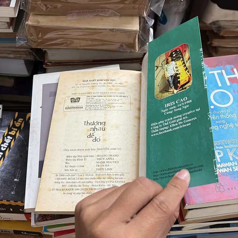 II Tản Văn: Thương Nhau Để Đó - Hamlet Trương, Iris Cao - 2013 695707