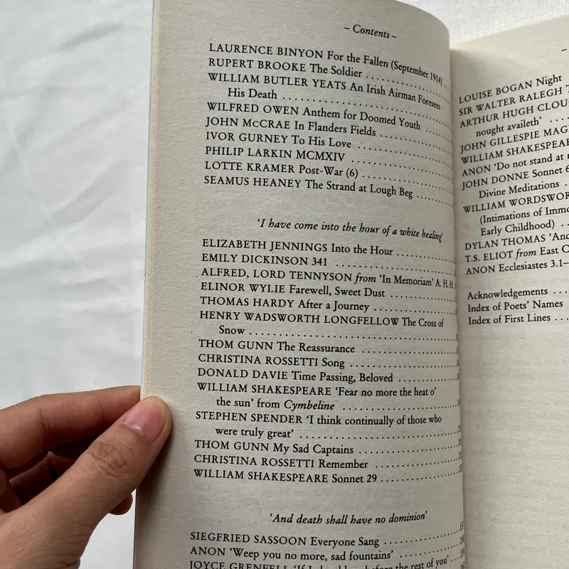 The Nation's Favourite: Poems of Remembrance  785333