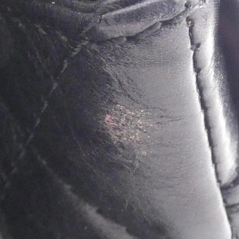 Túi xách chéo Chanel 611823