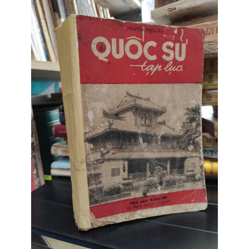 Quốc sử tạp lụa - Nguyễn Thiệu Lâu 298409