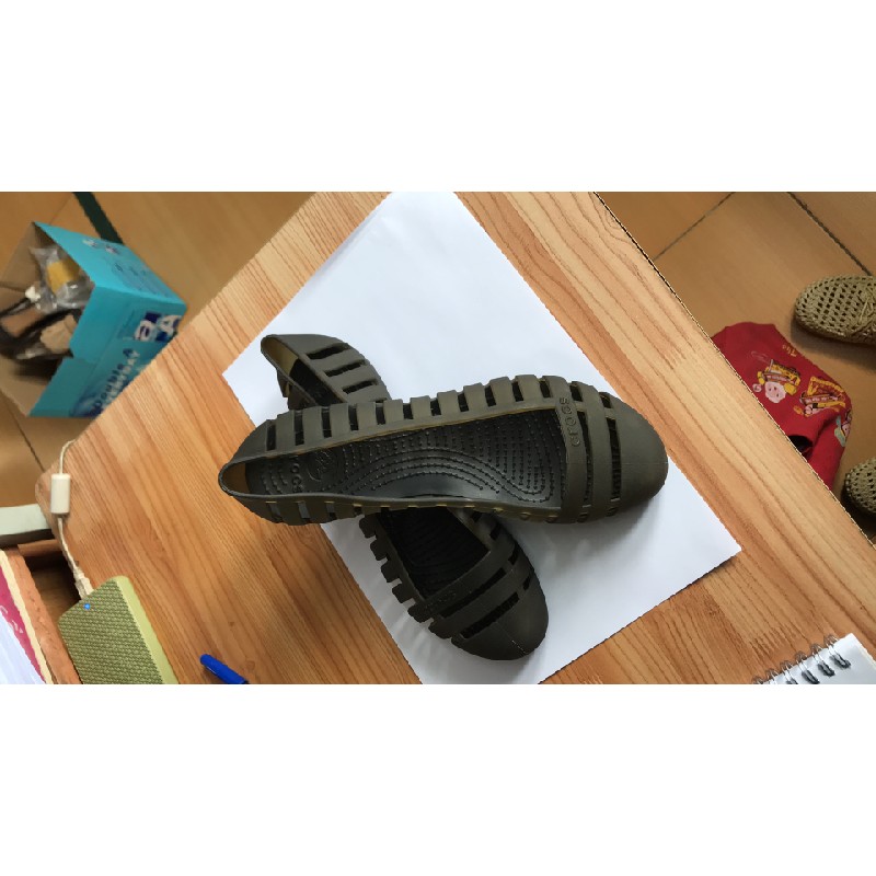 Giày crocs chính hãng w6 tương đương size 37 15965