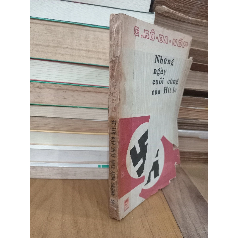 Những ngày cuối cùng của Hít-le - G. Rô-da-nốp 517193