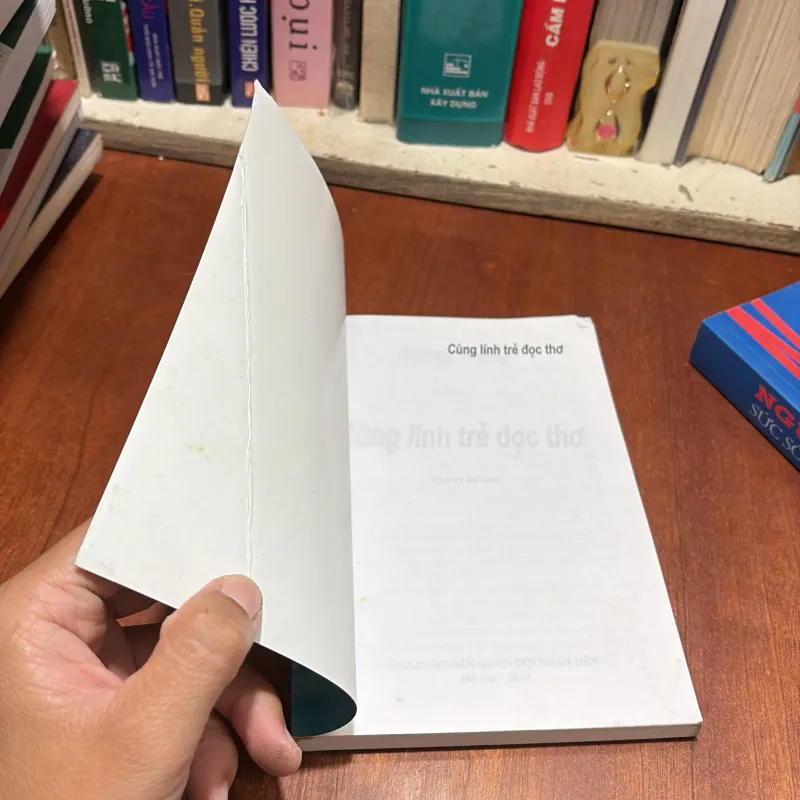 II Thơ Và Lời Bình: Cùng Lính Trẻ Đọc Thơ - Vương Trọng - 2014 786238