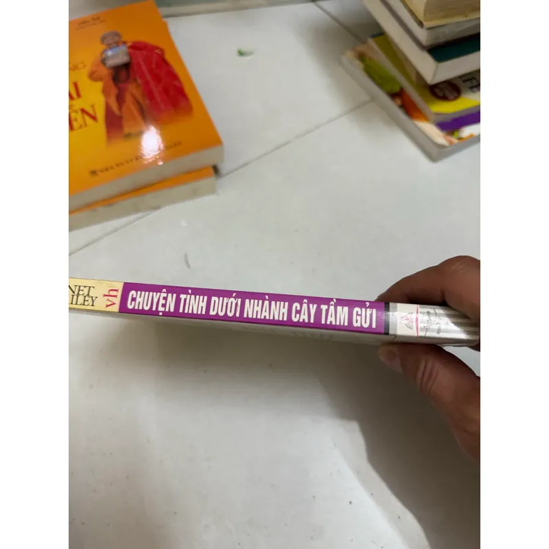 Chuyện tình dưới nhành cây tầm gửi  593328