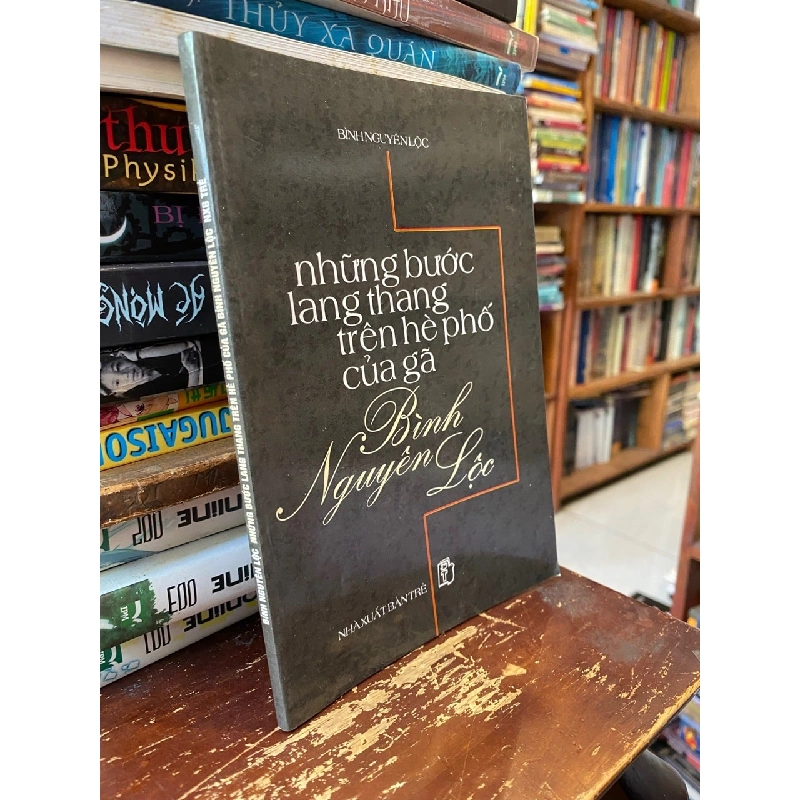 Những bước lang thang hè phố của gã Bình Nguyên Lộc 129391