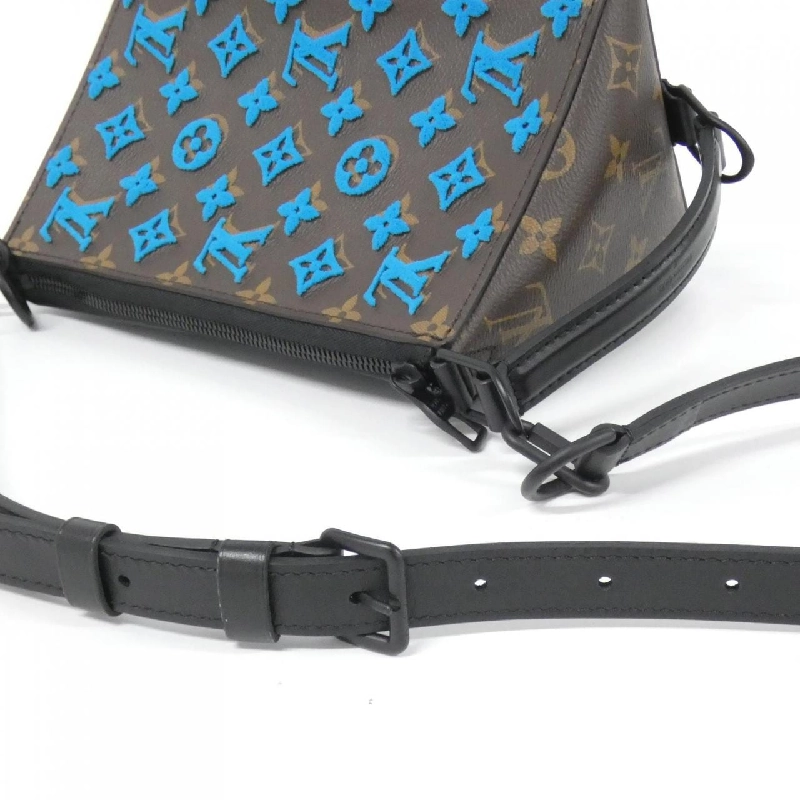 Túi đeo chéo Louis Vuitton Monogram Taffeta Triangle M45078 - Hàng hiệu Chính hãng 802858