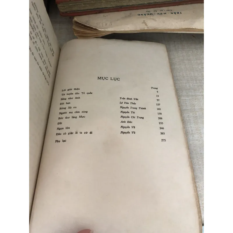 Truyện ký cách mạng miền Nam 1001043