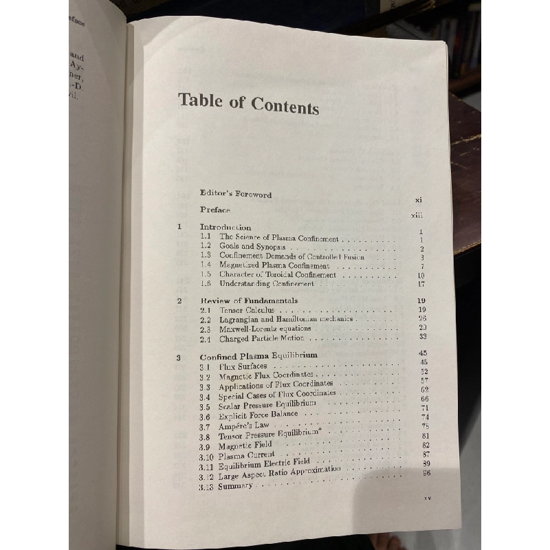 Plasma Confinement - R. D. Hazeltine, J. D. Meiss 459885