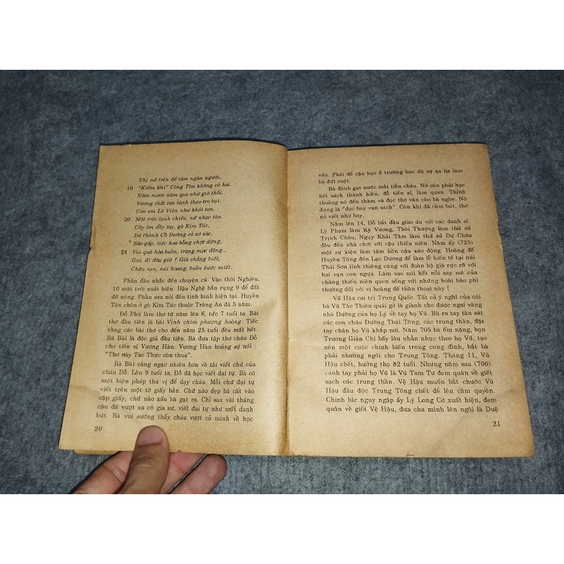 ĐỖ PHỦ: NHÀ THƠ DÂN ĐEN 517663