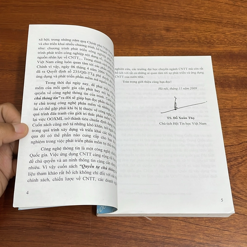 II Tựa sách: Quyền Tự Chủ Thông Tin - 2009 507797