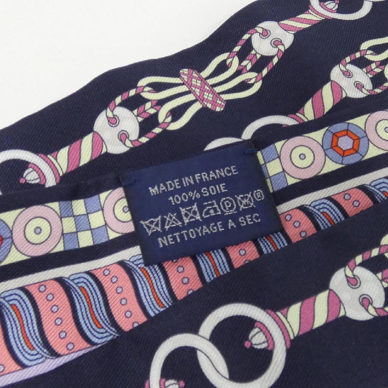 Khăn quàng cổ HARNAIS EN ROSACE của Hermès 063853S 625257